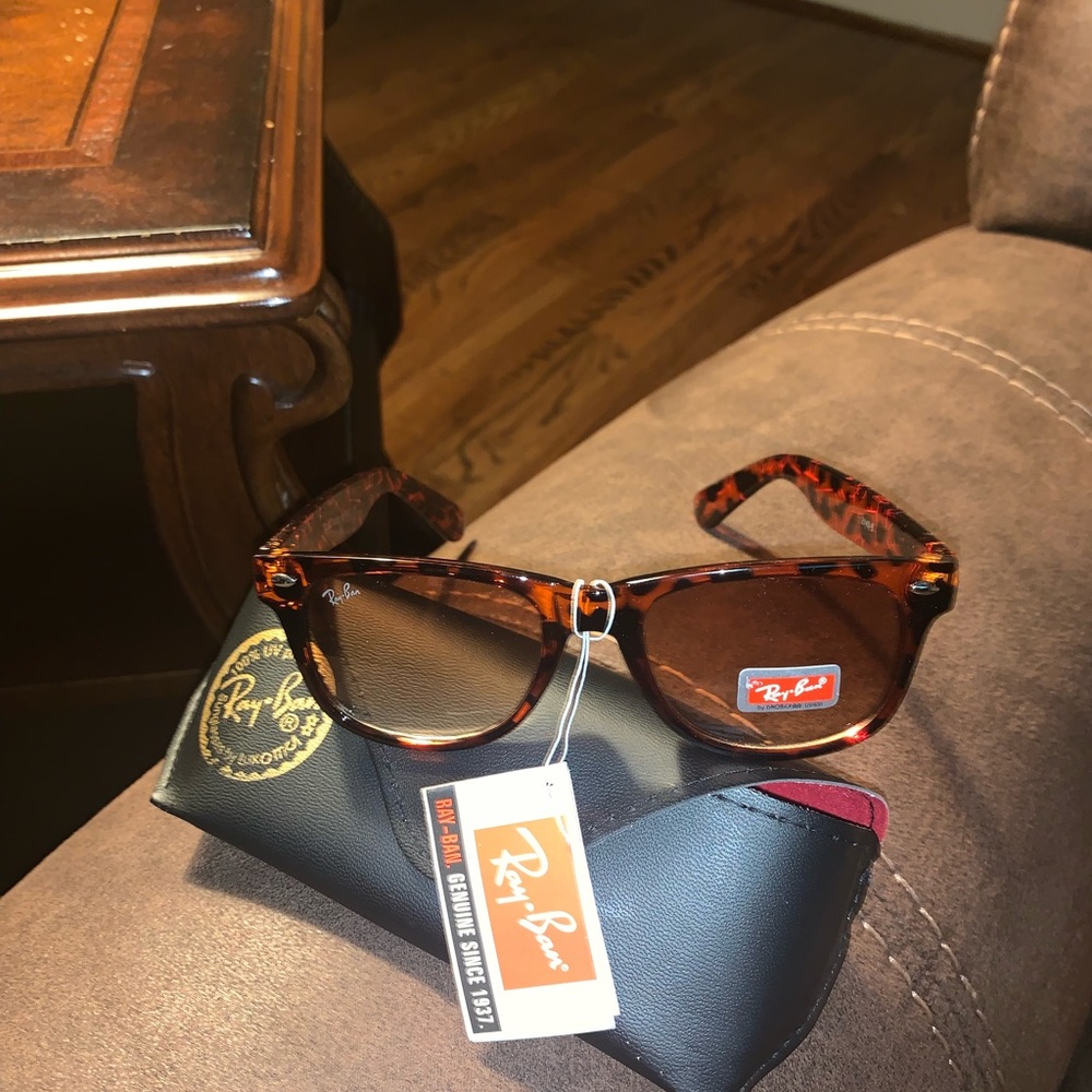RAYBAN